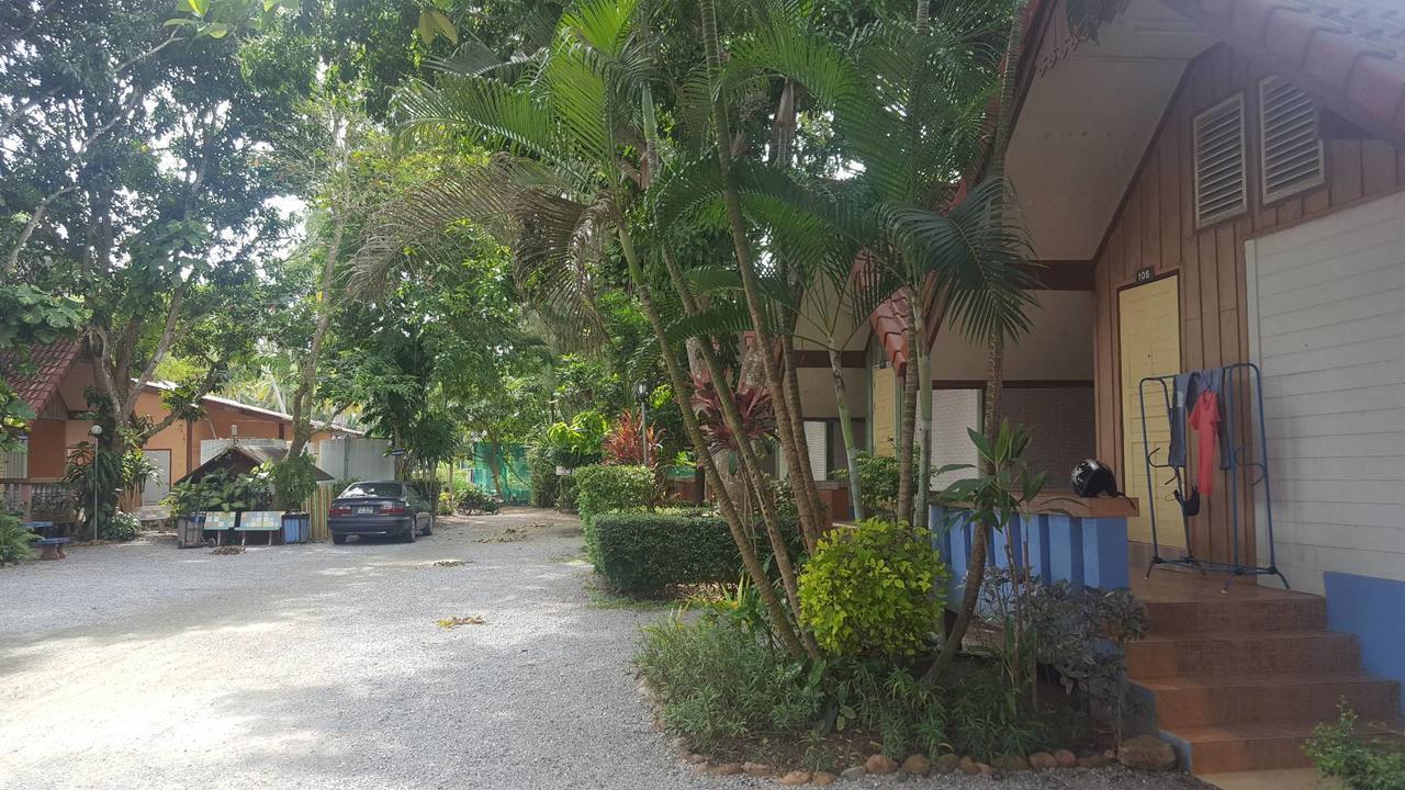Haad Somboon House Hotel Bang Saphan Bagian luar foto